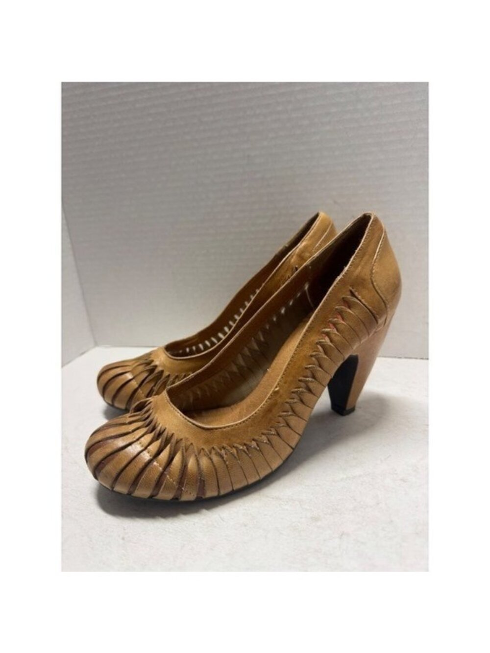 Miz Mooz Sachi Tan Leather Pleated Woven Round Toe Cone Heel Pumps Size 6